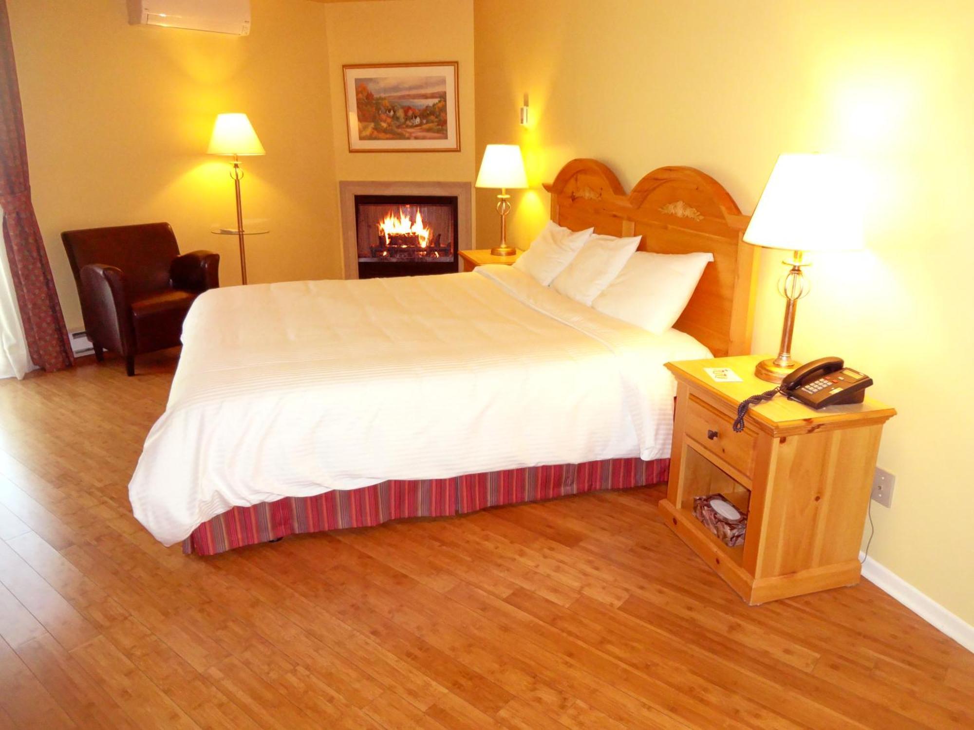 Hotel Alila Saint-Sauveur-des-Monts Esterno foto
