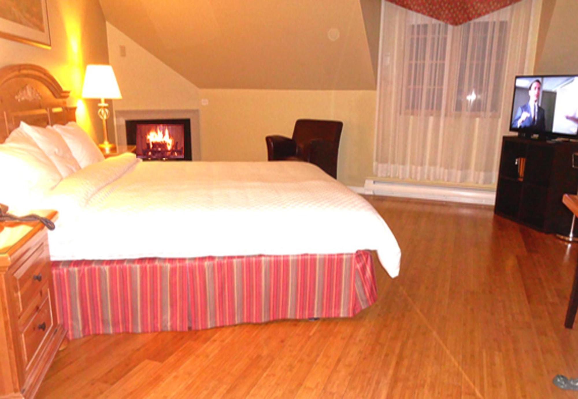 Hotel Alila Saint-Sauveur-des-Monts Esterno foto